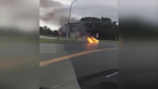 RAW--Video-Of-Tesla-Model-S-On-Fire-Takes-Down-Tesla-Stock-compressed.mp4